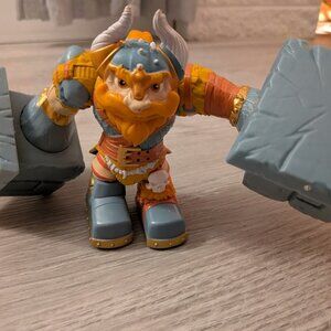 Little Tikes Kingdom Builders  Sledge Hammerfist Toy Action Figure Viking